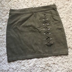 🍉3/$15 Charlotte Russe Army Green Skirt